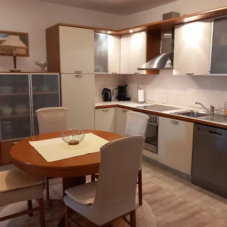 Olivia Apartment